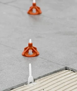 Raimondi 100 Bases croisillons autonivelants RLS VIS 1,5 mm (3-15 mm)