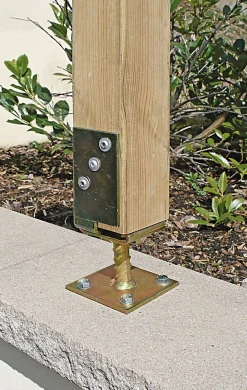 Ancre de poteau réglable en U à visser 71/131 Alberts-GAH ALBERTS New