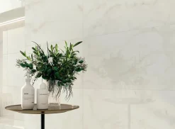 Carrelage effet Marbre Blanc Calacatta Celeste 80x40x0,85 cm Brillant Faventa - Mur intérieur (vendu par carton de 1,28 m²) - RO'M-Ro'Ma Carrelage New