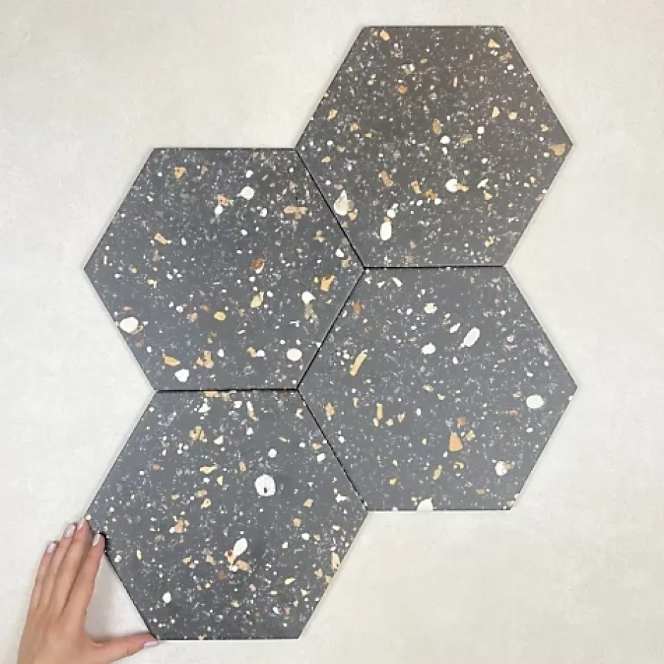Carrelage Effet Terrazzo Hexagonal AROUSA 25,8x29 Noir - Les Carreaux de Jean-Les Carreaux De Jean Sale