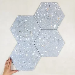 Les Carreaux De Jean  Carrelage Effet Terrazzo Hexagonal AROUSA 25,8x29 Azul - Les Carreaux de Jean