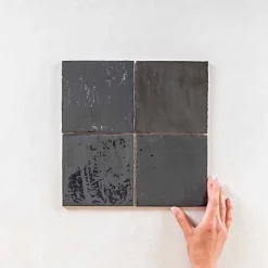 Gioia Materia Carrelage Effet Zellige Noir LA RIVIERA 13,2x13,2 Tourmaline - Les Carreaux de Jean