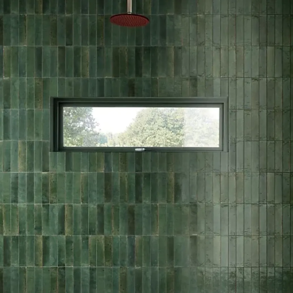 Les Carreaux De Jean Carrelage Effet Zellige Vert Émeraude TANGER 6x24 Green - Les Carreaux de Jean