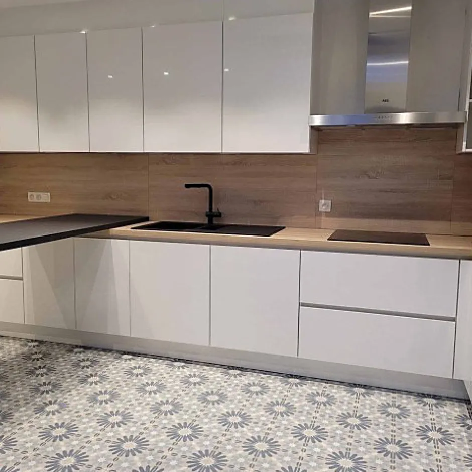 Carrelage Imitation Carreaux de Ciment LA MADELEINE 20x20 Syrah Bleu - Les Carreaux de Jean-Les Carreaux De Jean Sale