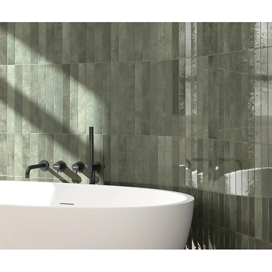 Aelle Carrelage Carrelage mur effet pierre vert 5x40 cm brillant - VERTICALE OAKMOSS