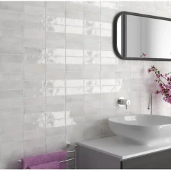 Aelle Carrelage Carrelage mur effet zellige bejmat satiné vert claire 6,5x20 cm MALLORCA GREEN