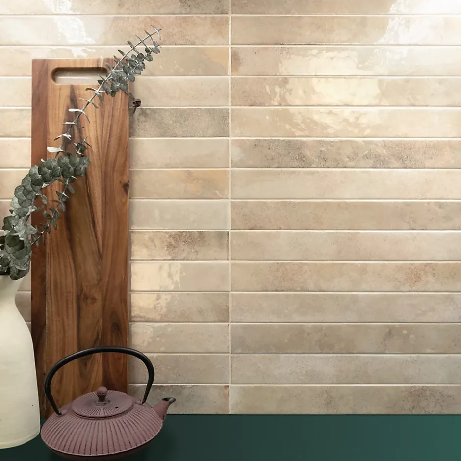 Lux Mosaic Carrelage Mur Intérieur Format allongé Beige Brillant. Bali Almond 5x40 cm