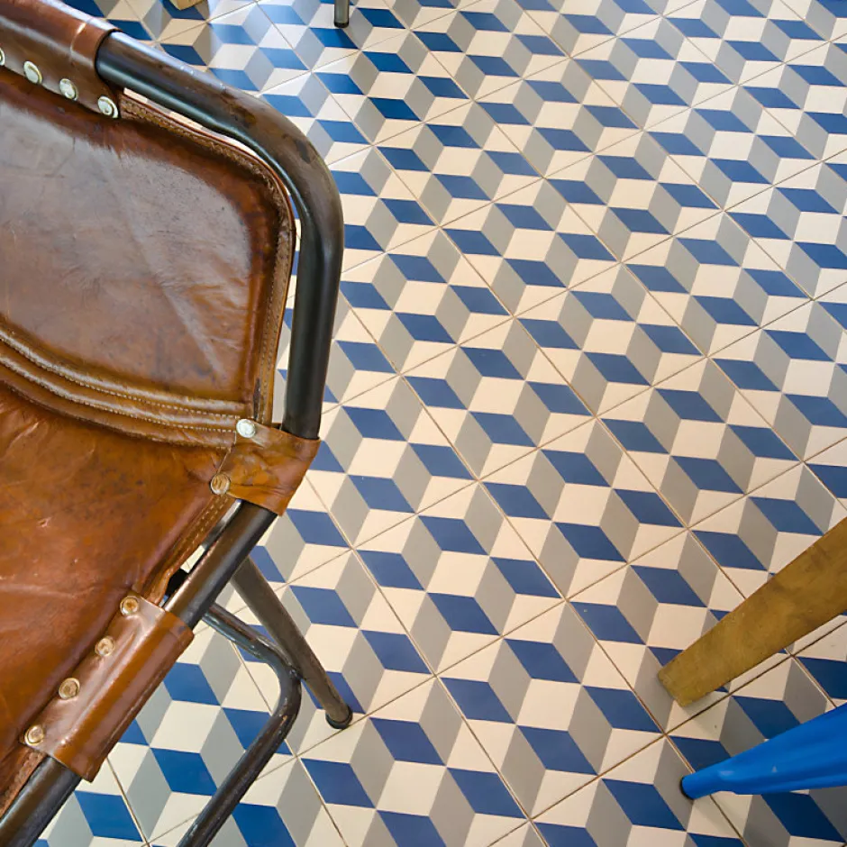 Carrelage sol / mur effet ciment motif cube 20x20 cm 1900 GÜELL 1-Aelle Carrelage Outlet