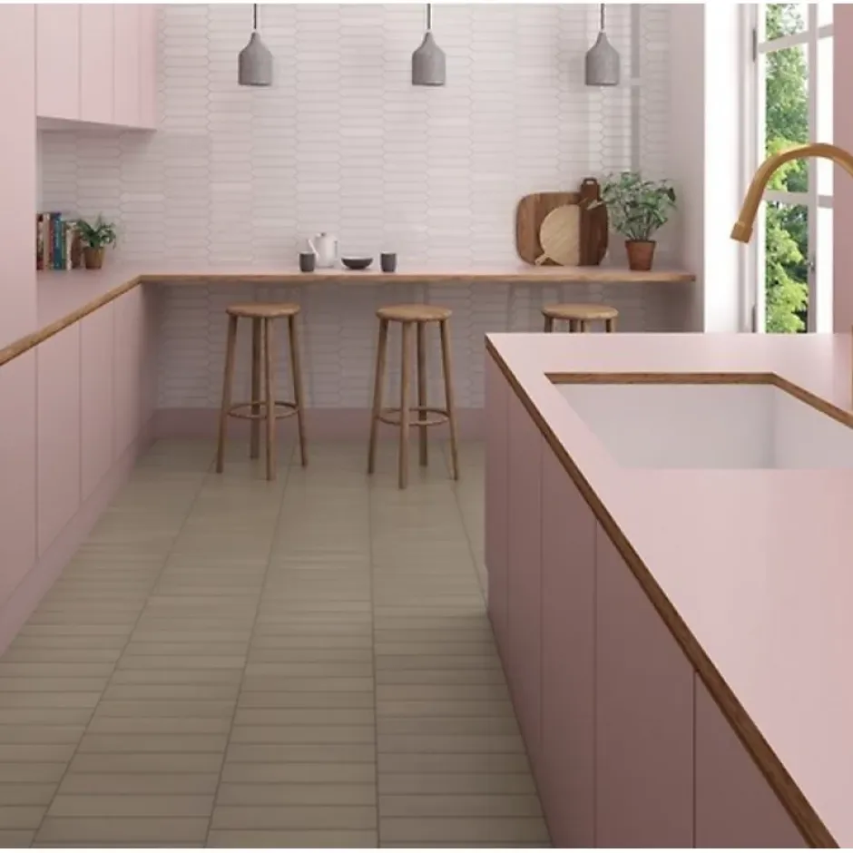 Carrelage sol / mur pose baton rompu chevron uni marron mate STROMBOLI SAVASANA-Aelle Carrelage Outlet