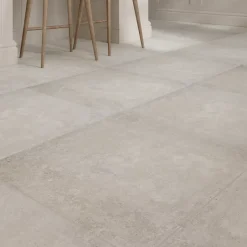 Carrelage sol et mur gris clair effet béton L.59,5 x l.59,5 cm x ép.8,7 mm, Arina-GoodHome Discount