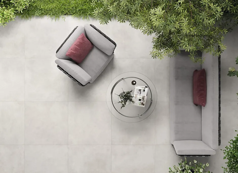 Carrelage sol et mur intérieur / extérieur effet béton ciré antidérapant R11 Umbria Ivory .60 X L.60 cm rectifié 1er choix-Cristacer New