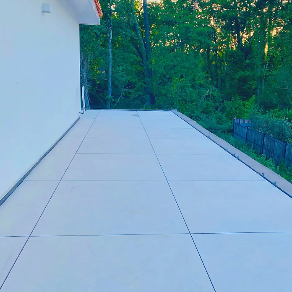Carrelage sol extérieur 20 mm dalle antidérapant effet béton ciré naturel 120x120 cm Boost natural Kaolin-Aelle Carrelage