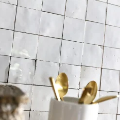 Carrelage Zellige Marocain Blanc Neige 5x5 cm (vendu par plaque de 30x30 cm soit 0,09 m²) --Ro'Ma Nature Online