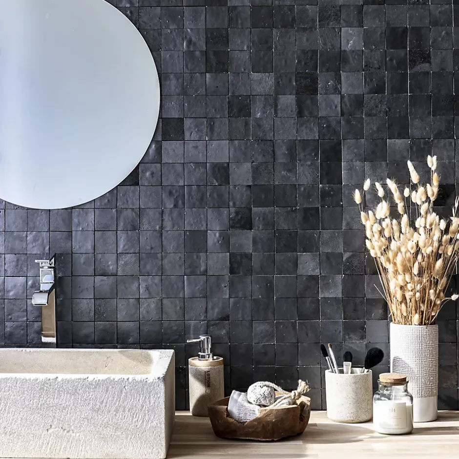 Carrelage Zellige Marocain Noir Métal 5x5 cm (vendu par plaque de 30x30 cm soit 0,09 m²) --Ro'Ma Nature Discount