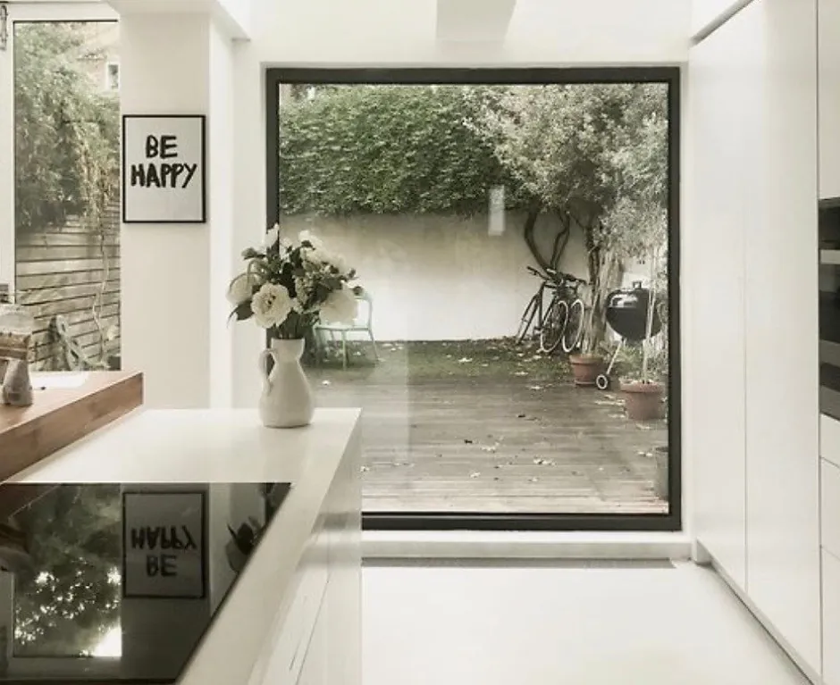 3 in 1 Châssis fixe en Aluminium RAL 9005 ( L.: 90 cm x H.: 70 cm)