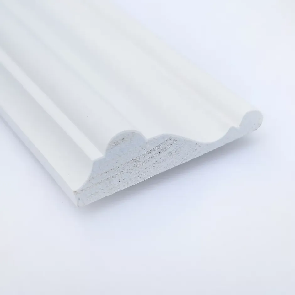 Woodbord Cimaise Bois de Pin Merkusii - Enduite Gesso Blanc - 18x62x2200mm - Moulure - Lame de Soubassement