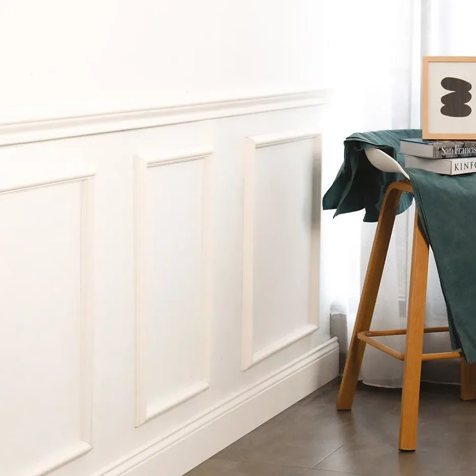 Woodbord Cimaise Bois de Pin Merkusii - Enduite Gesso Blanc - 18x62x2200mm - Moulure - Lame de Soubassement