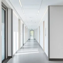 Quest Cornière PVC 20x20mm , Autocollante, Protection coins et arêtes, 200 cm, marron clair