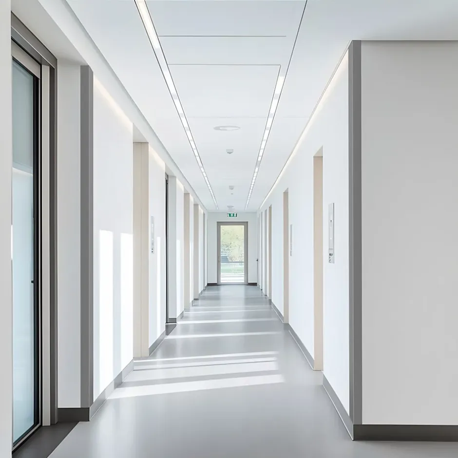 Quest Cornière PVC 20x20mm , Autocollante, Protection coins et arêtes, 100 cm, marron clair