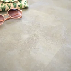 Dalle sol vinyle rigide Performance - Clic 5G - Pierre Calcaire - Paquet de 1,49 m²-Décoweb Outlet