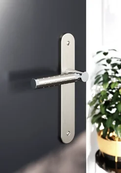 GoodHome Ensemble poignée sur plaque rond Brigg effet chrome et nickel satin gris L.132mm x l.40mm entraxe 195mm