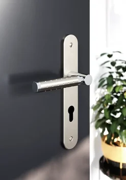 GoodHome Ensemble poignée sur plaque rondcylindre Brigg effet chrome et nickel satin gris L.132mm x l.40mm entraxe 195mm