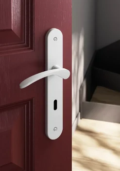 GoodHome Ensemble poignée sur plaque rond serrure Beare mat blanc L.110.5mm x l.40mm entraxe 195mm