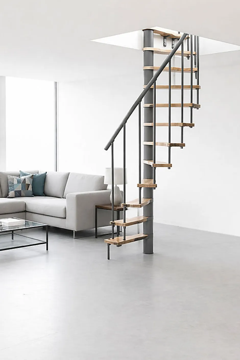 Matisere Escalier colimaçon 8 marches - Hauteur à franchir 1.71 à 2.12m - Structure grise et marche hêtre - Diamètre 120cm - SUON120/GH-8