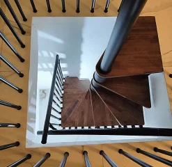 Matisere Escalier colimaçon 11 marches - Haut. à franchir 2.26 à 2.64m - Diam. 120cm - Trémie carrée - Struct. anthracite / marches Noyer -