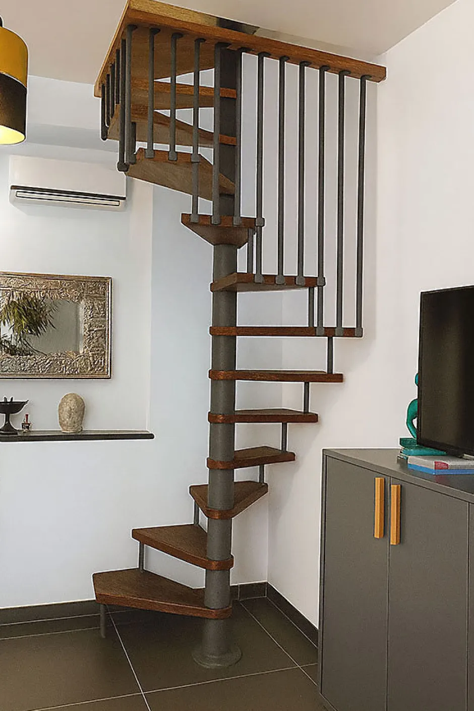 Matisere Escalier colimaçon 14 marches - Haut. à franchir 2.84 à 3.36m - Diam. 140cm - Trémie carrée - Struct. anthracite / marches noyer -