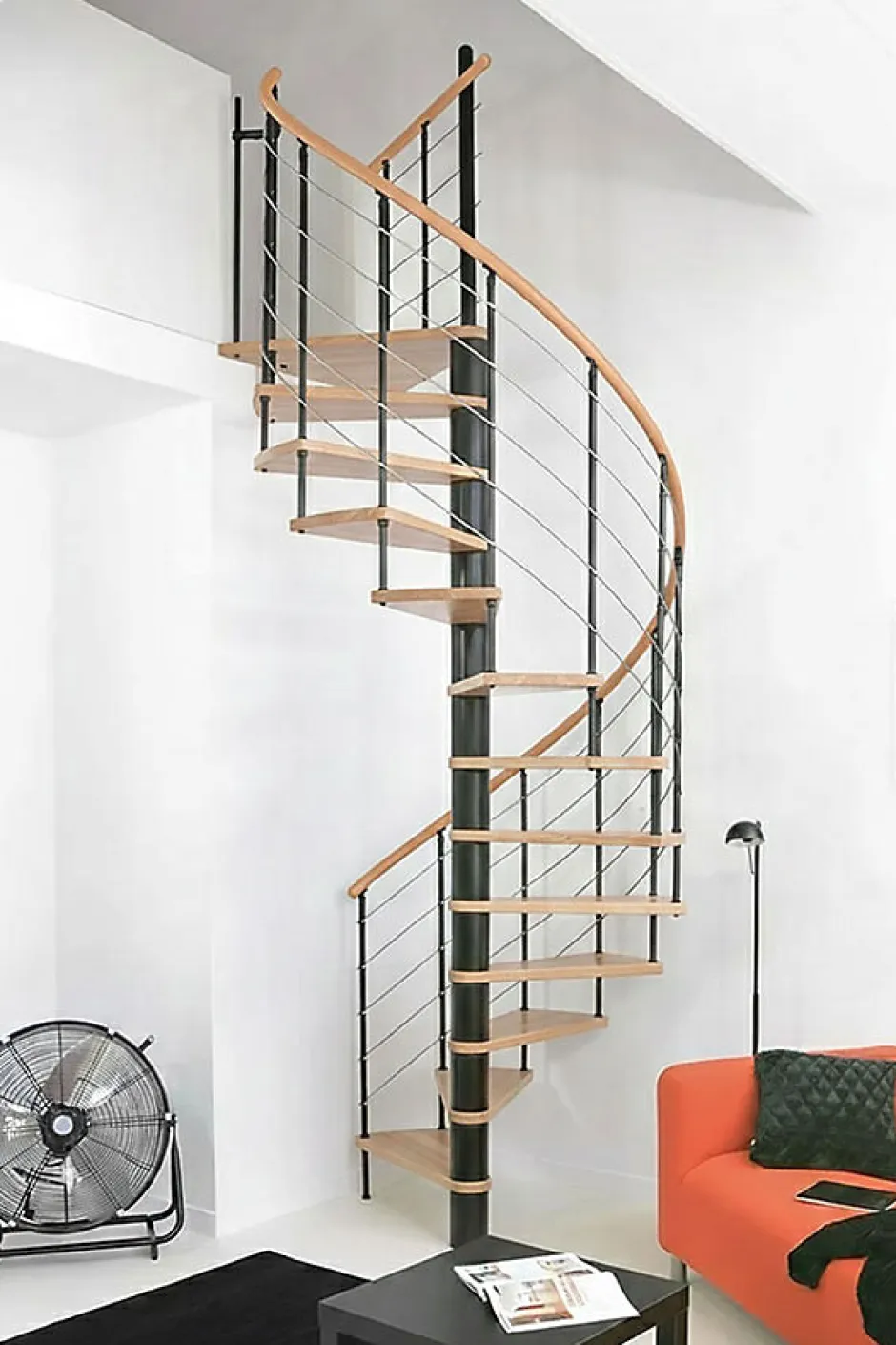 Escalier colimaçon 12 marches - Diamètre 120cm - Hauteur à franchir 2.34 à 2.82m - Noir et hêtre - VENE120-SNMNAT-12-Matisere