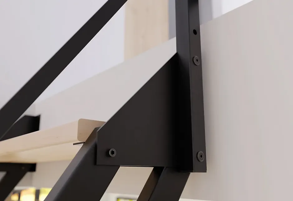 Alumin'home Escalier droit Valencia noir en hêtre 12 marches