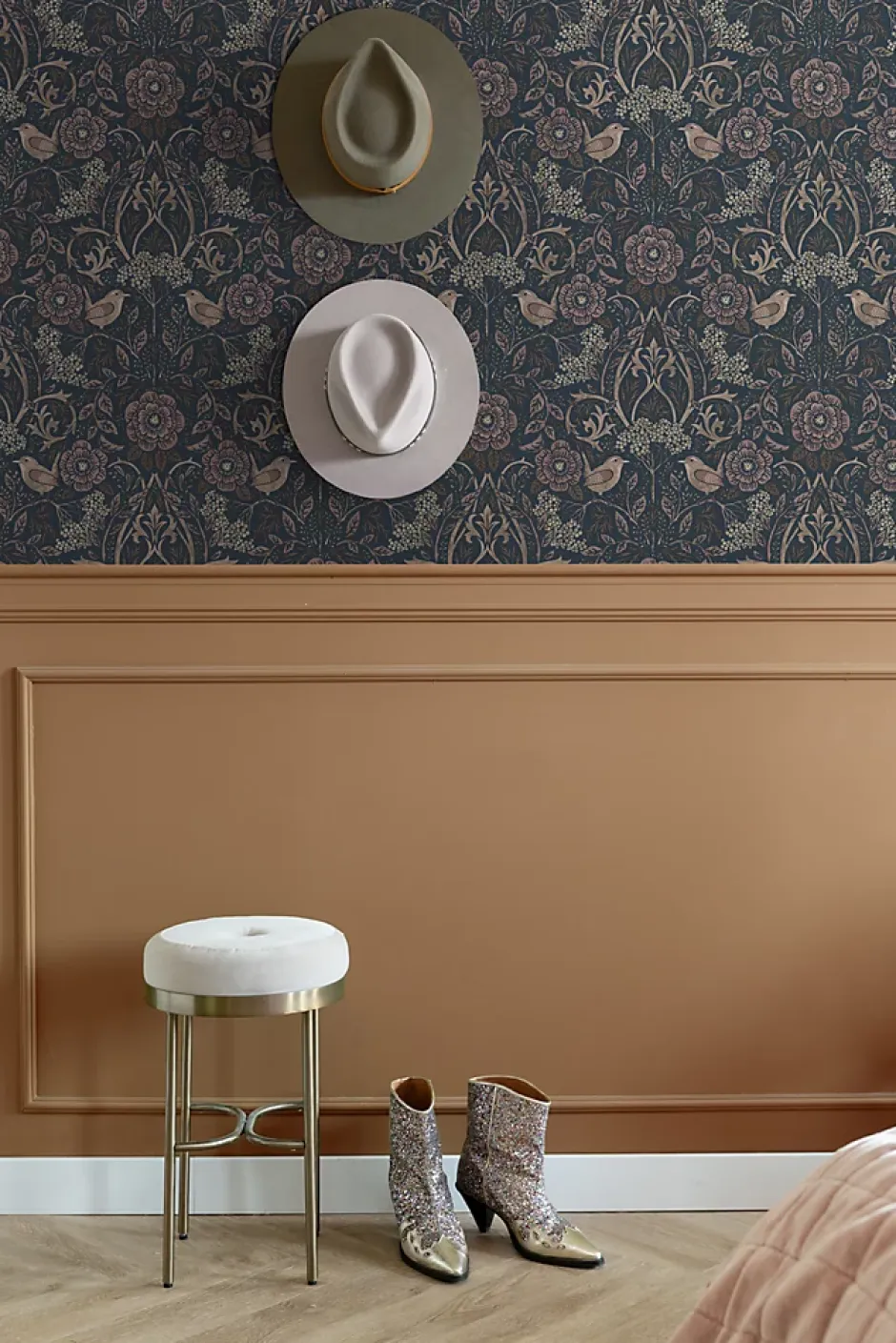 Estahome papier peint fleurs et oiseaux bleu foncé et vieux rose - 53 cm x 10.05 m - 139832