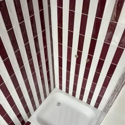 Gioia Materia Faïence Effet Zellige Bordeaux VILLAGE 6,5x20 Aubergine - LES CARREAUX DE JEAN