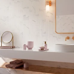 Faïence murale décor linéaire effet marbre blanc calacatta mat L.30 x l.7 cm, Minerra- Hot