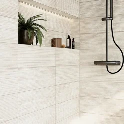 Faïence murale ivoire mat décor fines cannelures L.60 x l.20 cm x ép.9,4 mm, Soft Travertin-GoodHome Discount