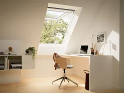 Velux Fenêtre de toit à projection Confort Whitefinish - bois peint en blanc L. 114 x H. 140 cm (GPL 2076 SK08)