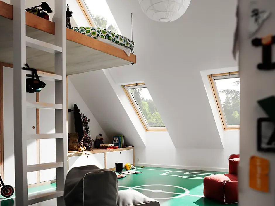 Velux Fenêtre de toit à rotation Tout Confort Whitefinish - bois peint en blanc L. 55 x H. 98 cm (GGL 2057 CK04)