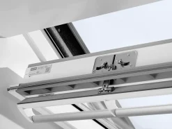 Fenêtre de toit à rotation Confort Whitefinish - bois peint en blanc L. 78 x H. 118 cm (GGL 2076 MK06)-Velux