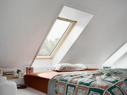 Velux Fenêtre de toit à rotation Standard Clearfinish - bois/pin L. 78 x H. 98 cm(GGL 3054 MK04)