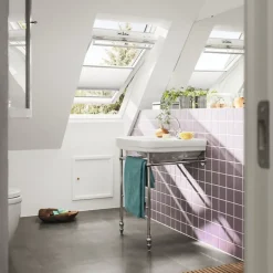 VELUX Fenêtre de toit à rotation GGU UK04 0076 L.134 x H.98 cm confort EverFinish blanc