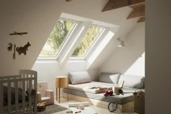 Velux Fenêtre de toit à rotation Tout Confort Whitefinish - bois peint en blanc L. 134 x H. 140 cm (GGL 2057 UK08)