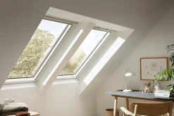 Velux Fenêtre de toit à rotation Confort Whitefinish - bois peint en blanc L. 78 x H. 98 cm (GGL 2076 MK04)