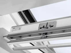 Fenêtre de toit à rotation Confort Whitefinish - bois peint en blanc L. 134 x H. 140 cm (GGL 2076 UK08)-Velux Best