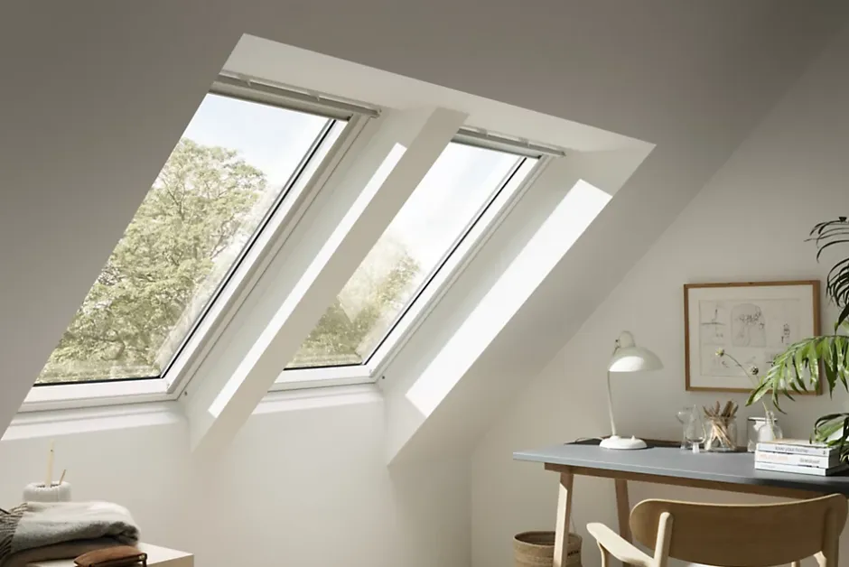 Fenêtre de toit à rotation Confort Whitefinish - bois peint en blanc L. 134 x H. 140 cm (GGL 2076 UK08)-Velux Best