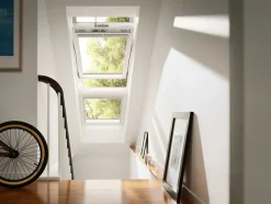 Velux Fenêtre de toit motorisée électrique GGU MK08 Integra® confort Everfinish - polyuréthane L. 78 x H. 140 cm