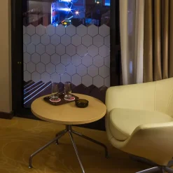 Ambiance Sticker Film Fenêtre Anti Regard Occultant - HEXAGONES - Stickers pour Vitre & Porte de Douche - 50 x 90 cm -50 stickers hexagones 10x9 cm