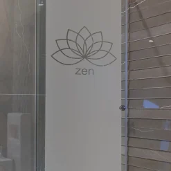 Film Fenêtre Anti Regard Occultant - ZEN FLEUR DE LOTUS - Stickers Autocollant Brise-Vue pour Vitre & Porte de Douche - 120x35cm-Ambiance Sticker Online