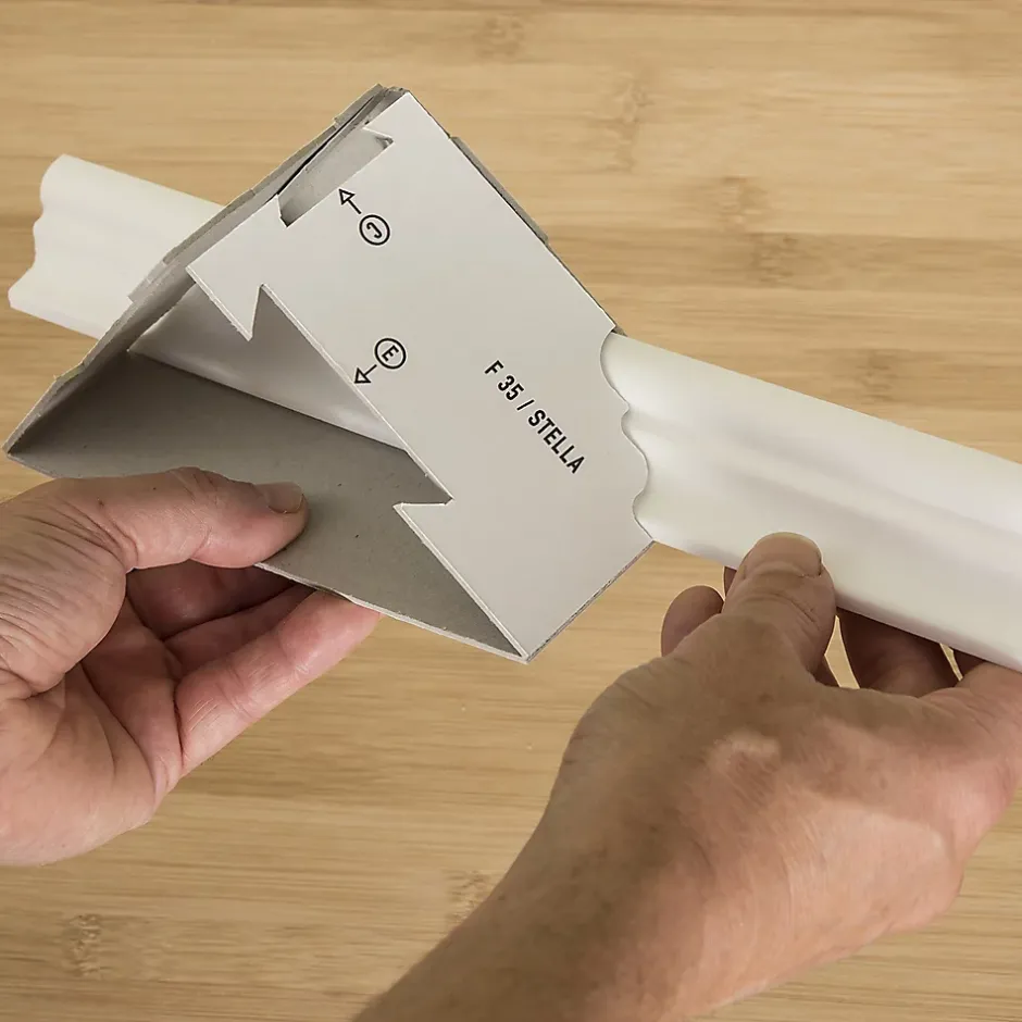 Gabarit en carton pour 5 découpes de moulures- Sale