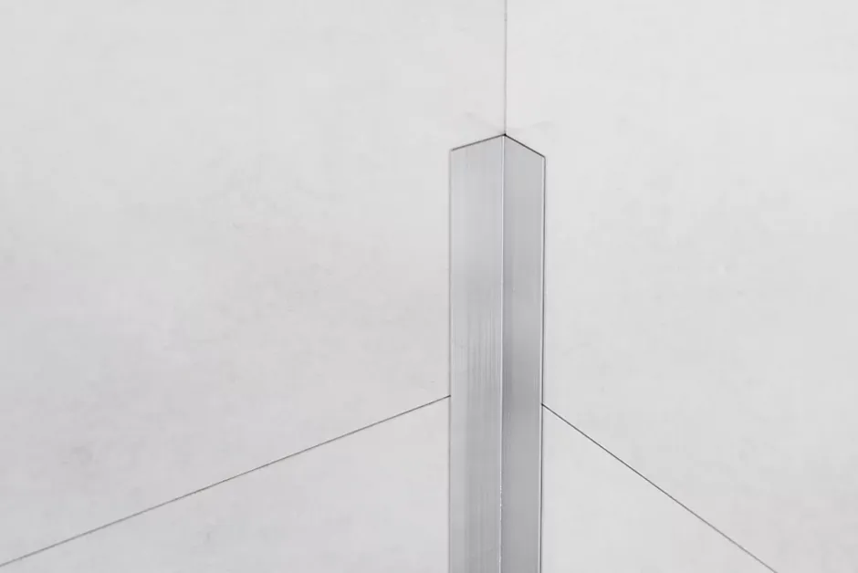 Profilé décoratif Li Angle intérieur en acier inoxydable Argent satiné - 20 mm x 2700 mm x 0,65 ep.-Ilcom Clearance